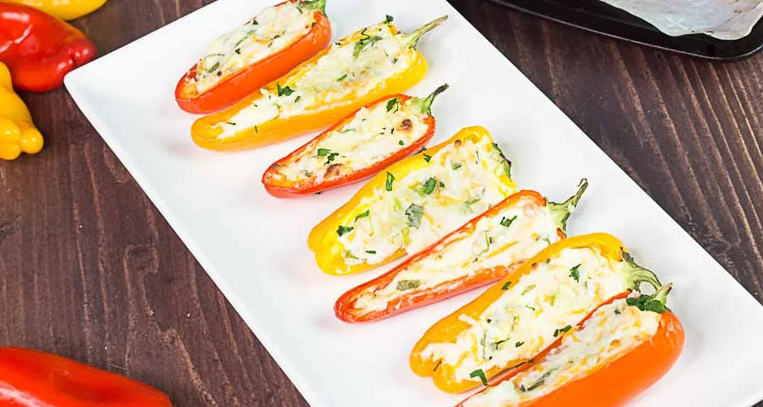 Mini Peppers Rellenos de Quesos por Ensalpicadas